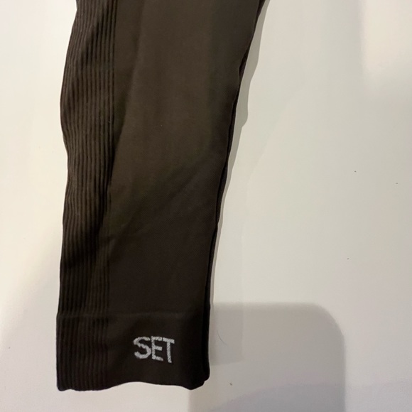 Set active workout set top and bottom - Picture 5 of 9